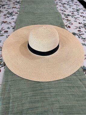Classic Wide-Brim Straw Sun Hat with Black Band - Beige